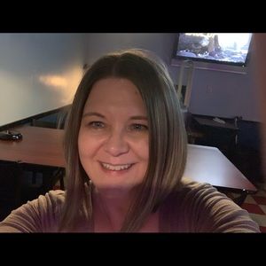 Meet your Posher, Laurie